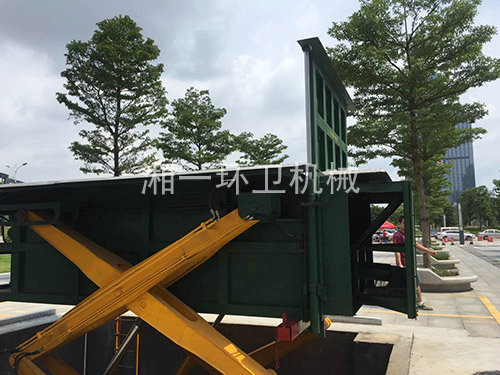地埋式垃圾压缩机（侧举）